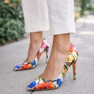Ivanka Trump Floral Pointed Toe Heels Size 7.5 | Statement Pumps